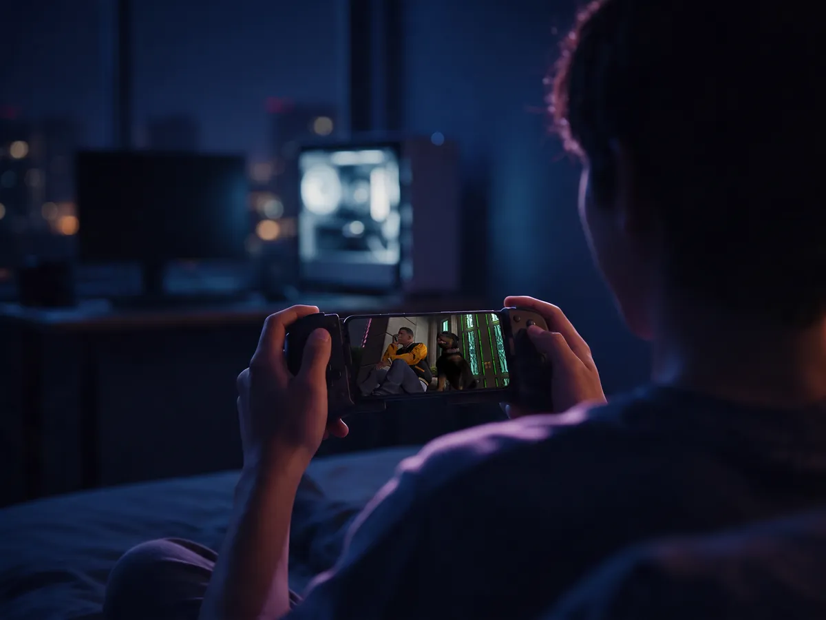 GTA V streamed from a gaming PC at home to an iPhone in bed